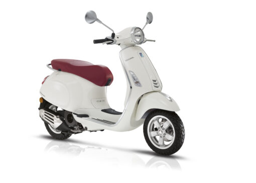 Vespa Primavera Chrome Mudguard Crest - Image 4
