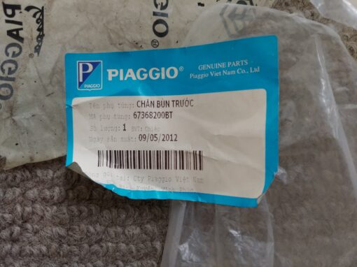 Piaggio Fly front mud guard white 67368200BT - Image 2