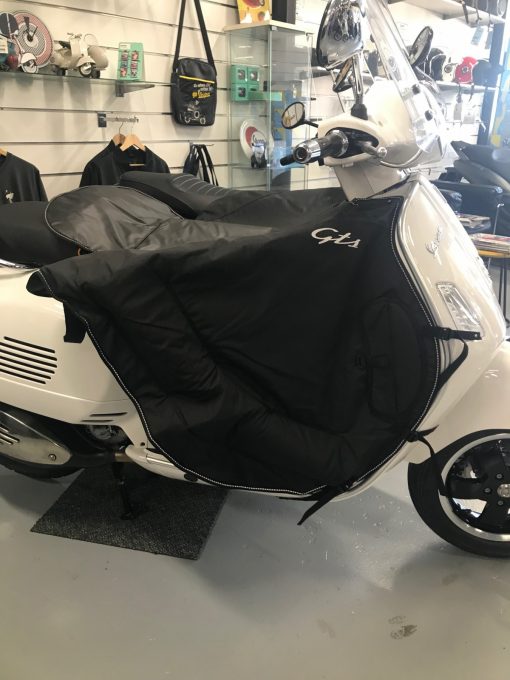 Vespa GTS Leg Cover - Image 2