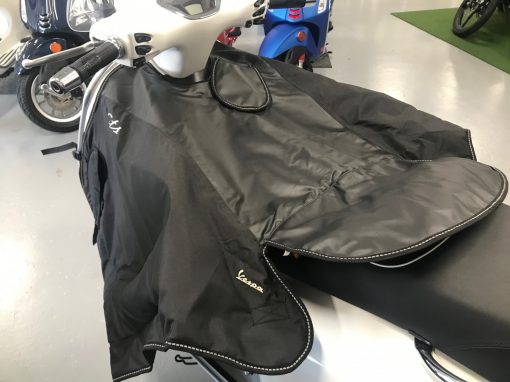 Vespa GTS Leg Cover - Image 4