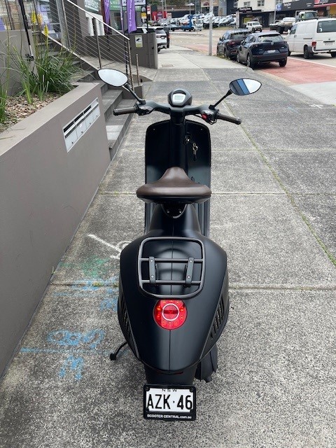 2016 Emporio Armani 946 - Image 3