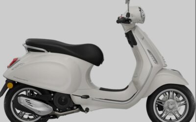 Here Come The White Vespa Primavera 150s!