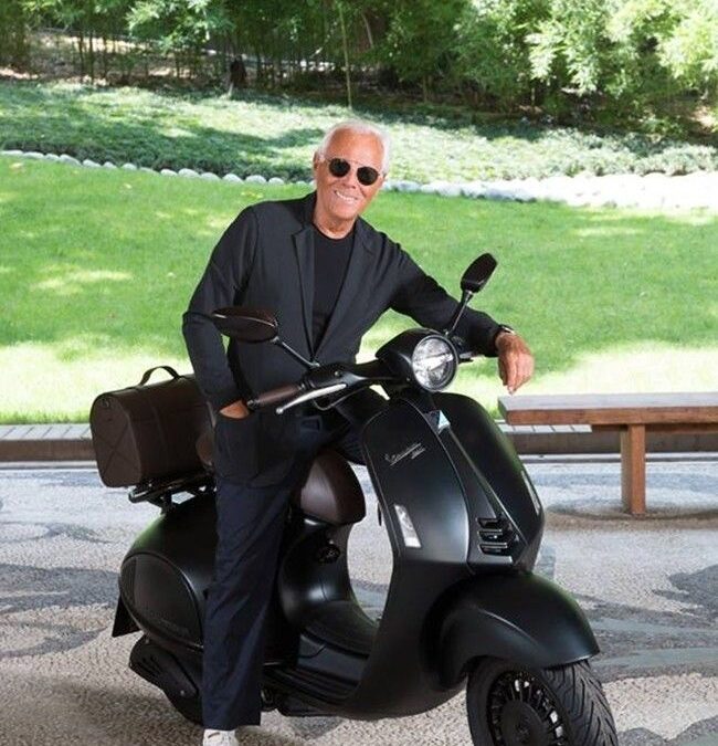 Vespa 946 Emporio Armani – The Most Beautiful Vespa Ever!