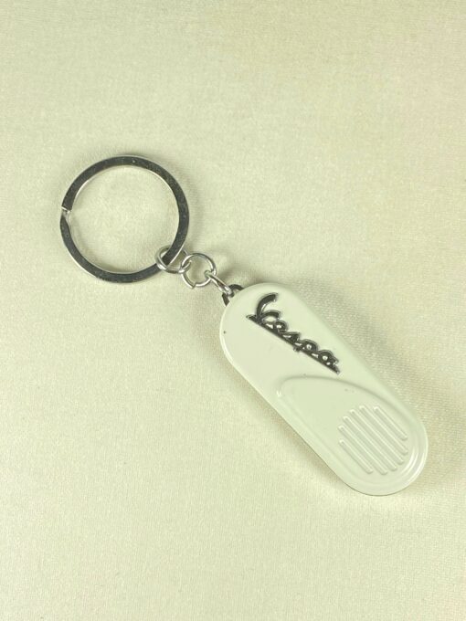 Vespa Side Fender Key Ring in White