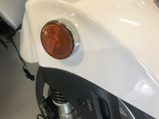 Vespa Primavera/Sprint Right Side Fender Round Reflector Base - Image 3